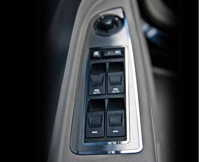 American Car Craft 2005-2010 Chrysler 300/Charger/Magnum - Interior Door Handle Pull 4Pc, Polished/Brushed Stainless Steel 301002