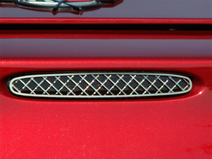 American Car Craft 5th Brake Light Trim Laser Mesh 032028